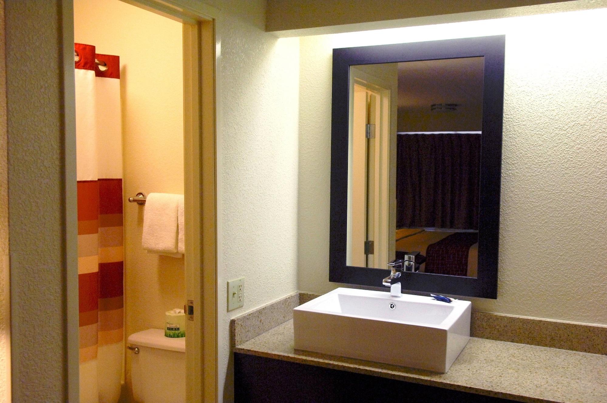 Red Roof Inn Plus+ Philadelphia Airport Essington Eksteriør billede